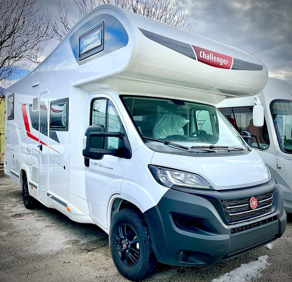 MANSARDATO CHALLENGER  C397GA START EDITION - Camper Mansardato in vendita da Ippocamper